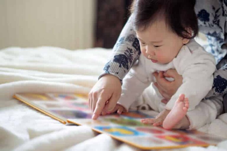 Reading to kids for 15 minutes makes a difference in development